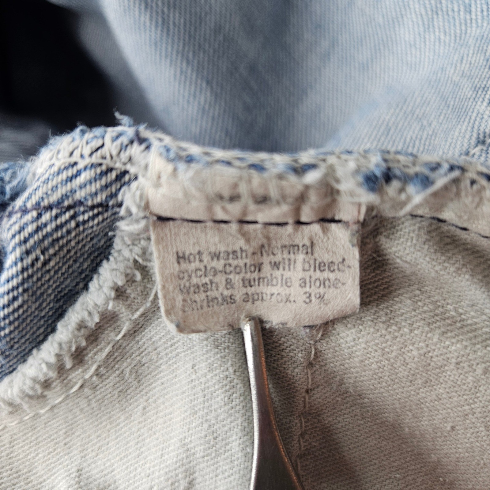 Vtg Levi’s 70’s Orange Tab High Waisted Denim Cut Off Shorts Light Wash Blue 28