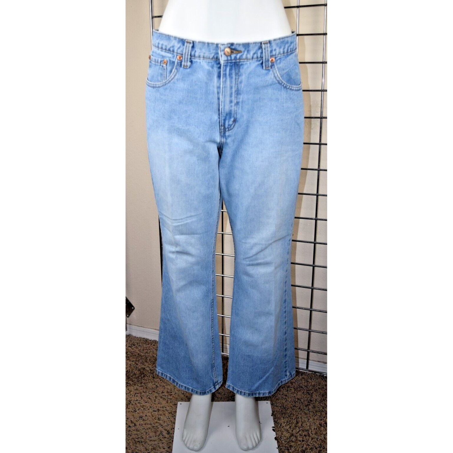 Vintage Jordache Jeans 32 x 27 Size S/M 90s Lite Blue Soft Fade Flare Relax Fit