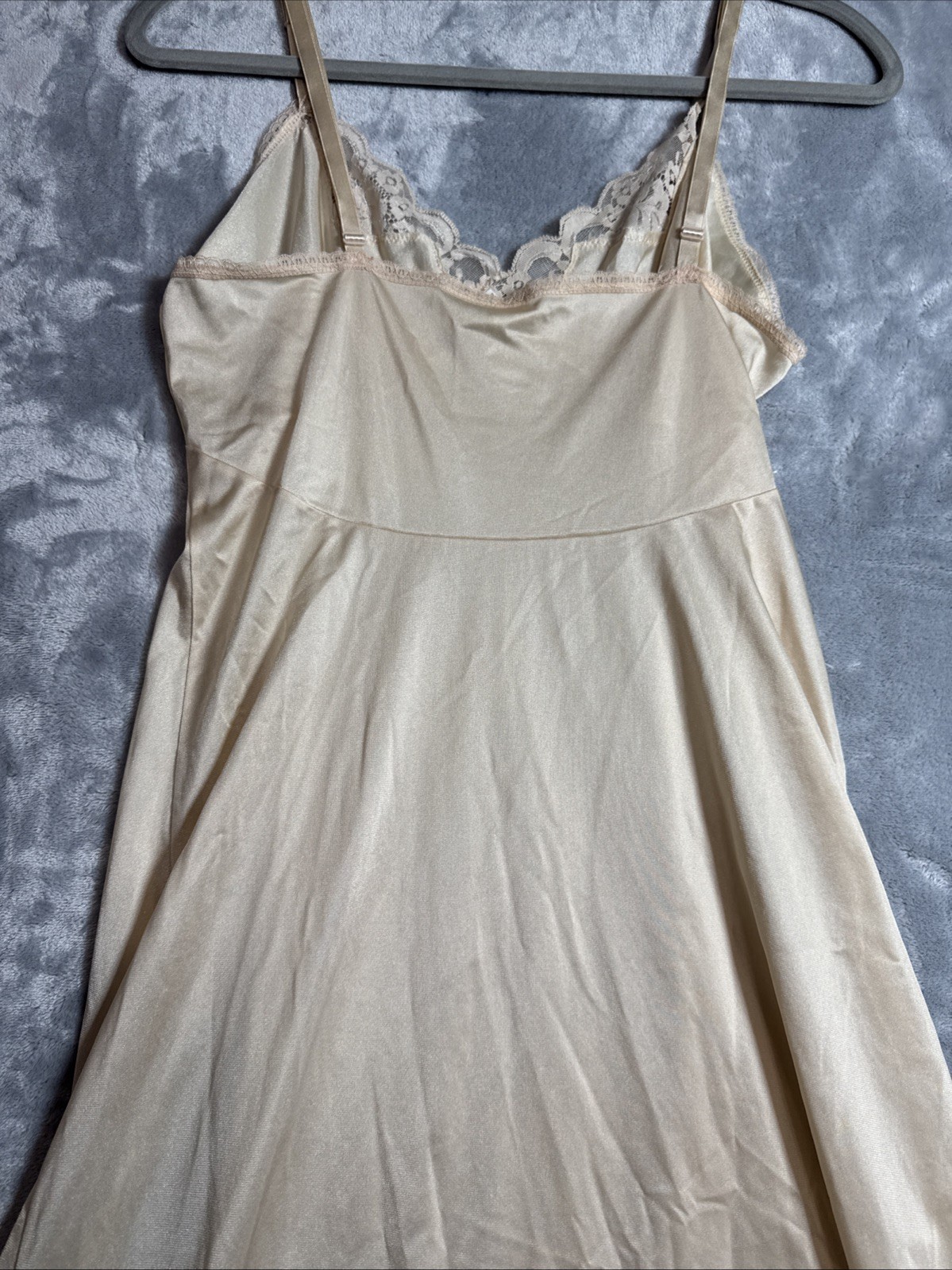 Vintage 1960’s Slip Ivory Nude Lace Slit Pretty Detailing Nightgown Sz S/M