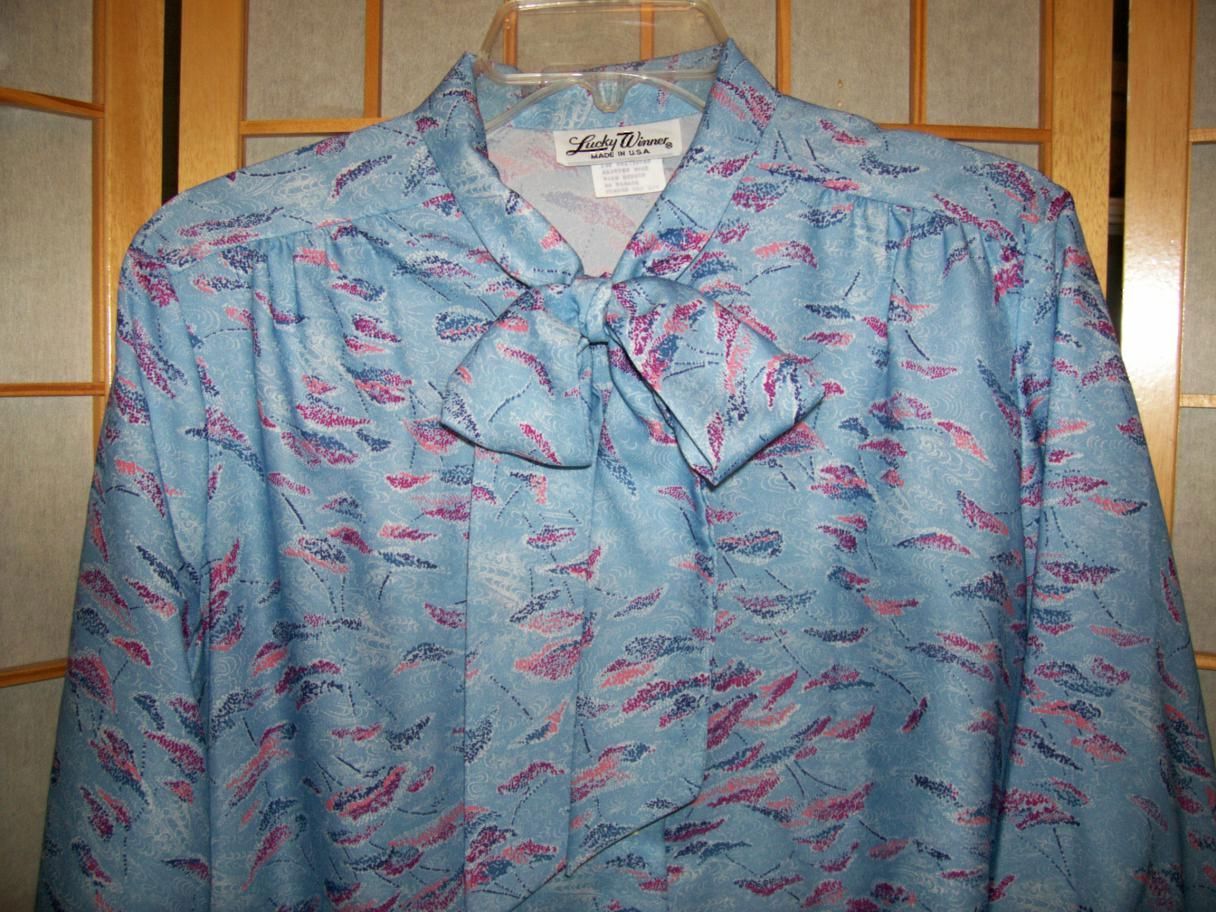 EUC Vtg 1970s Lucky Winner LOVELY Blue OP ART Self Tie Neck Bow LS BLOUSE Top L