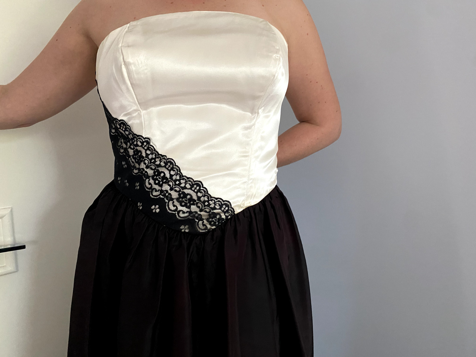 Vintage Black and White dress, prom, parties, wedding, cocktail! Stunning party!