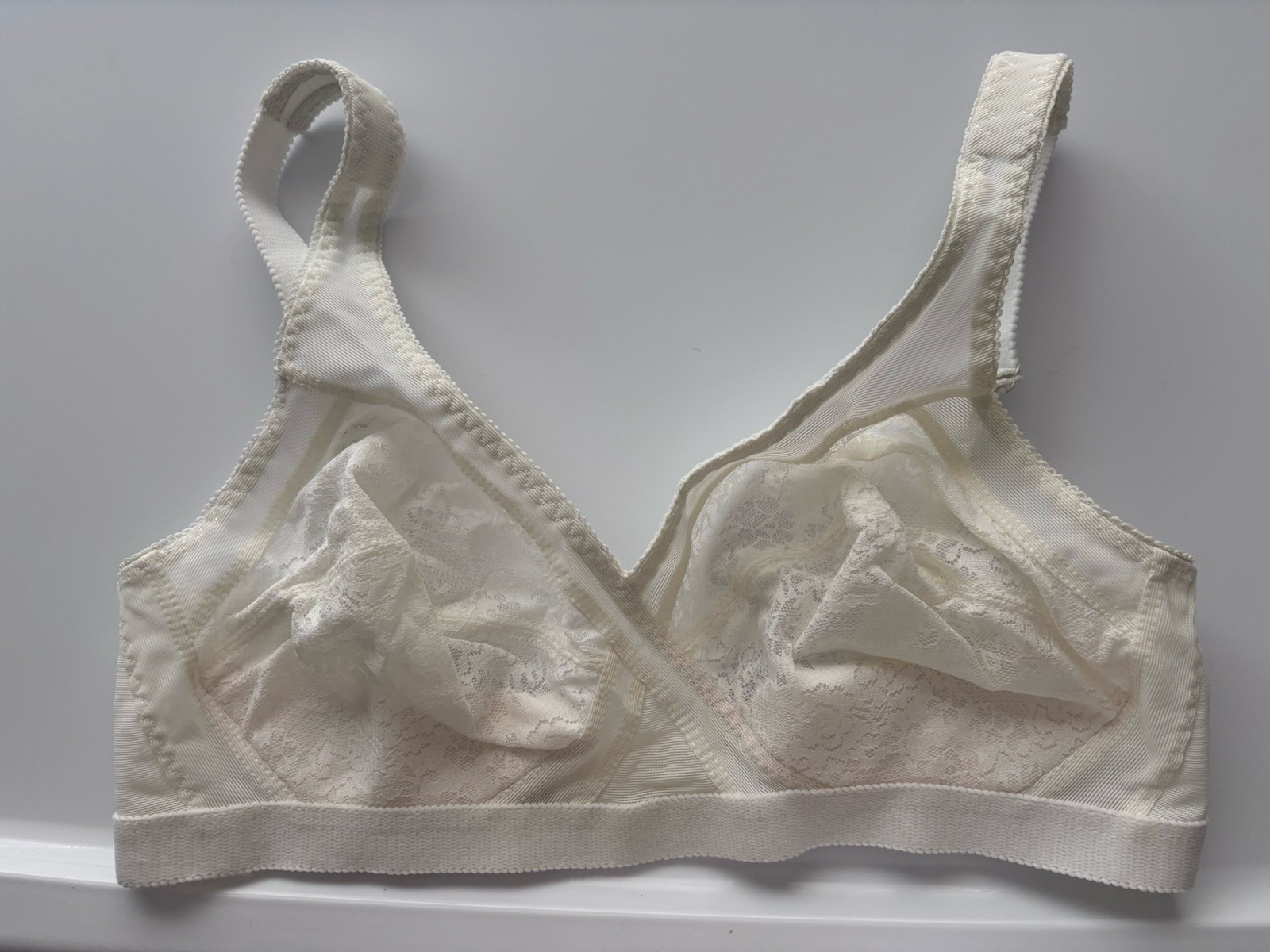 Vintage Montgomery Ward Lace Wireless Bra 863 White Size 34C