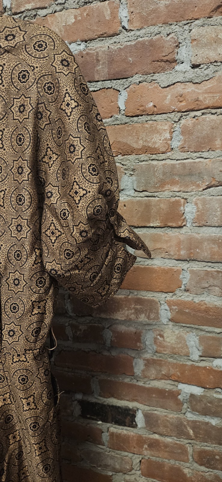 Vintage Brown Patterned Shirtwaist With Embroidery & Pockets