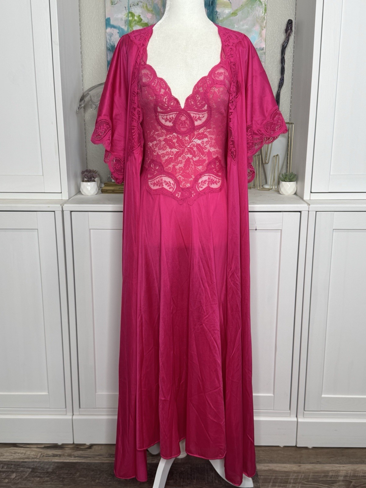1980s Vandemere Nightgown Robe Hot Pink Lace Medium Full Length Pristine Elastic