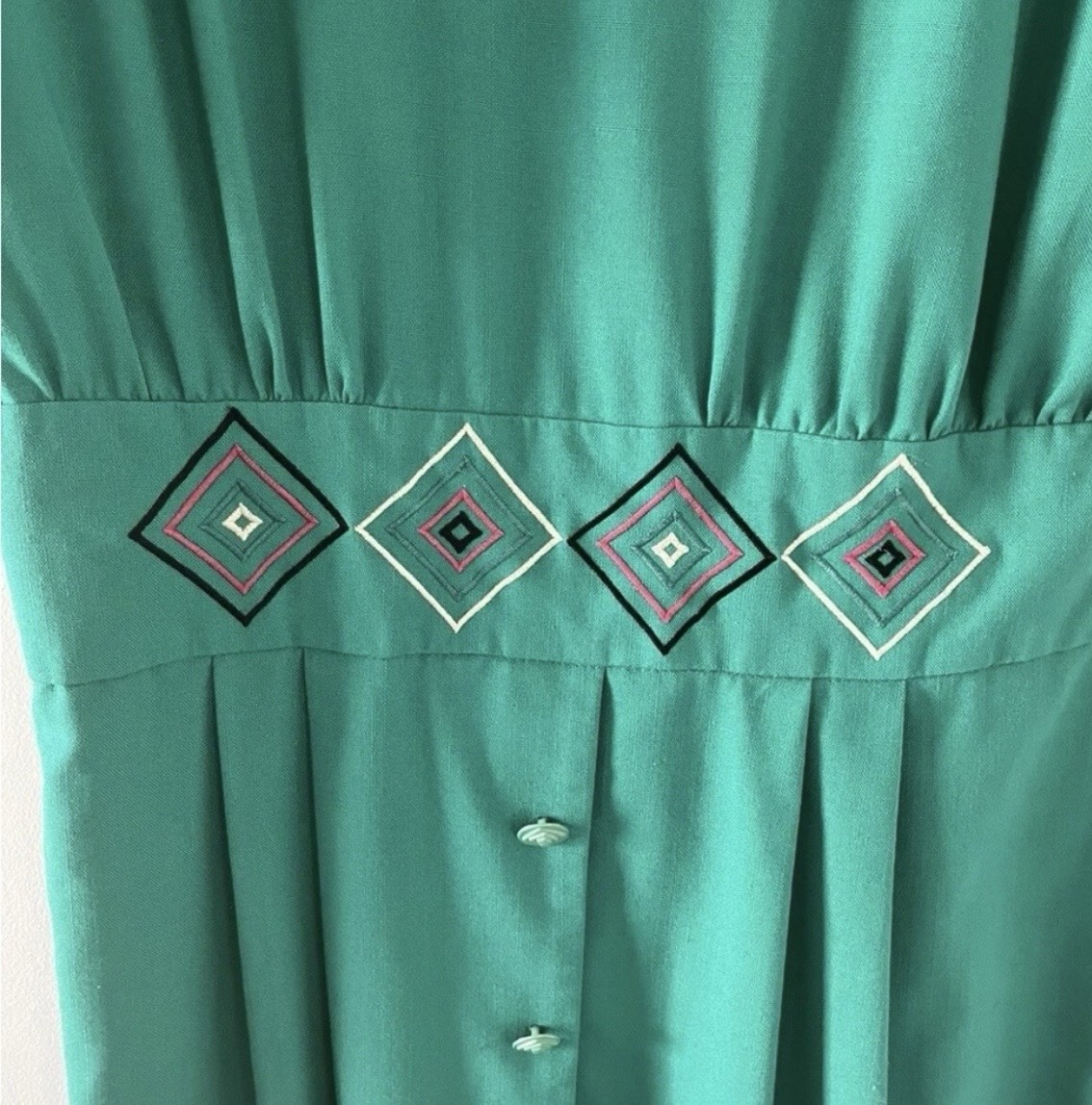 Vintage 80’s Sweetbriar Short Sleeve Green Dress Size 14 Round Neck Poly Blend