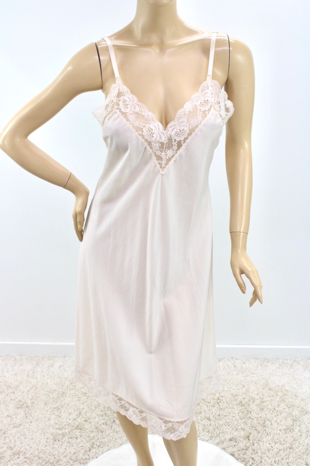 Vintage Barbizon Full Slip sz 36 Faintly Pink Nylon Poly Blend Lace Satin Straps