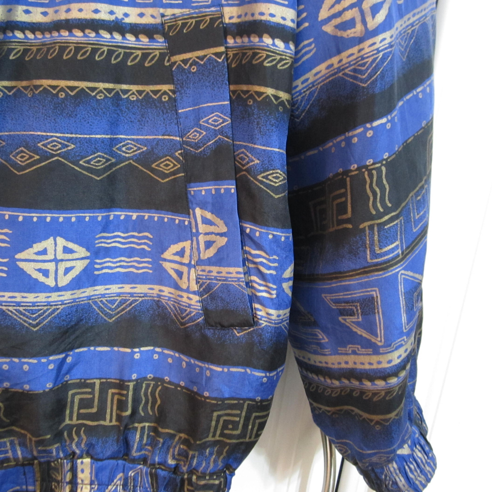 Fuda Int’l Size Large 100% Silk Bomber Jacket Blue/Black/Gold Geometric Print
