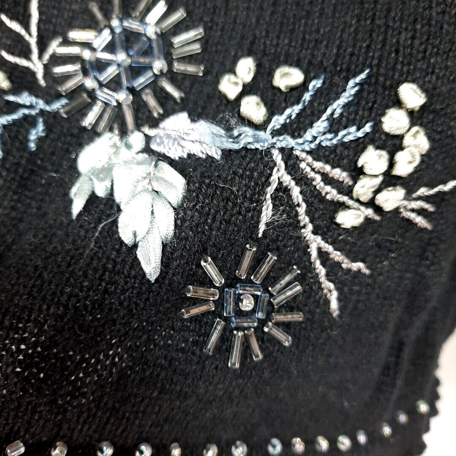 Stitches in Time Snowflake Beaded Embroidered Cardigan Sweater Large Black White