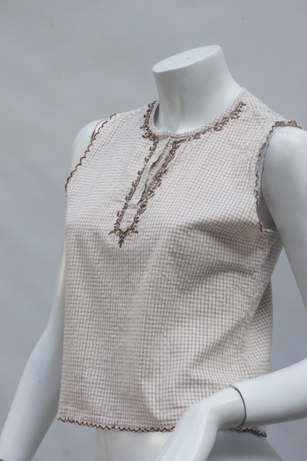 Vintage 90s 50s Style Embroidered Brown and White Gingham Top Sleeveless Blouse
