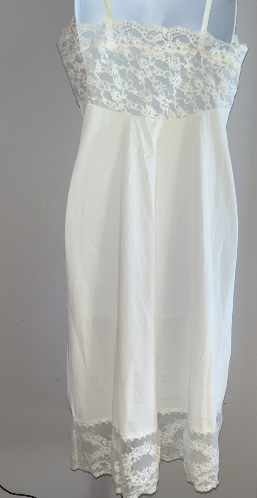 Vanity Fair Ivory Nightgown Nylon Size 34 Vintage
