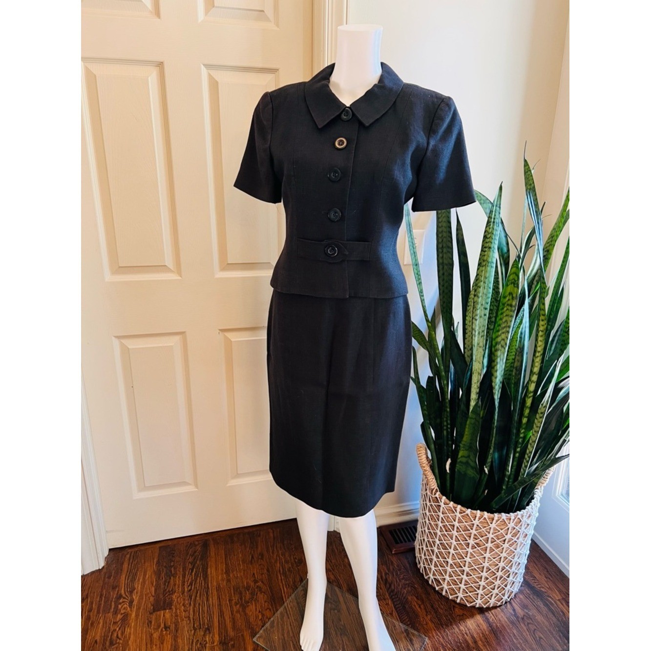 Vintage Black Linen Skirt Suit Set Sz 4 Jackie O Style Classic Tailored 2 Piece