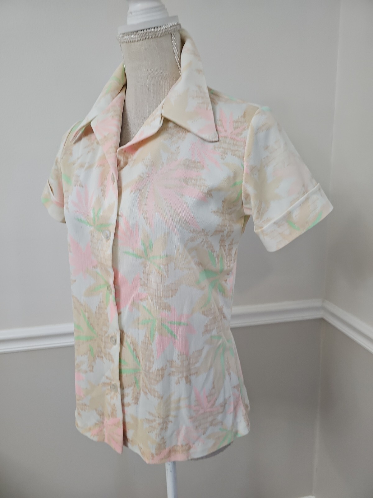 Vintage’70 Retro Hippie Mod Gogo Cannabis Patterns Top/Big Collar