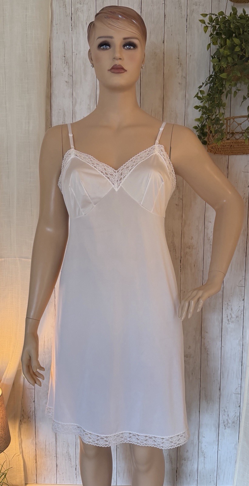 Vtg Vanity Fair White Nylon Full Slip Sz 42 Lace Trim Adjustable Straps USA