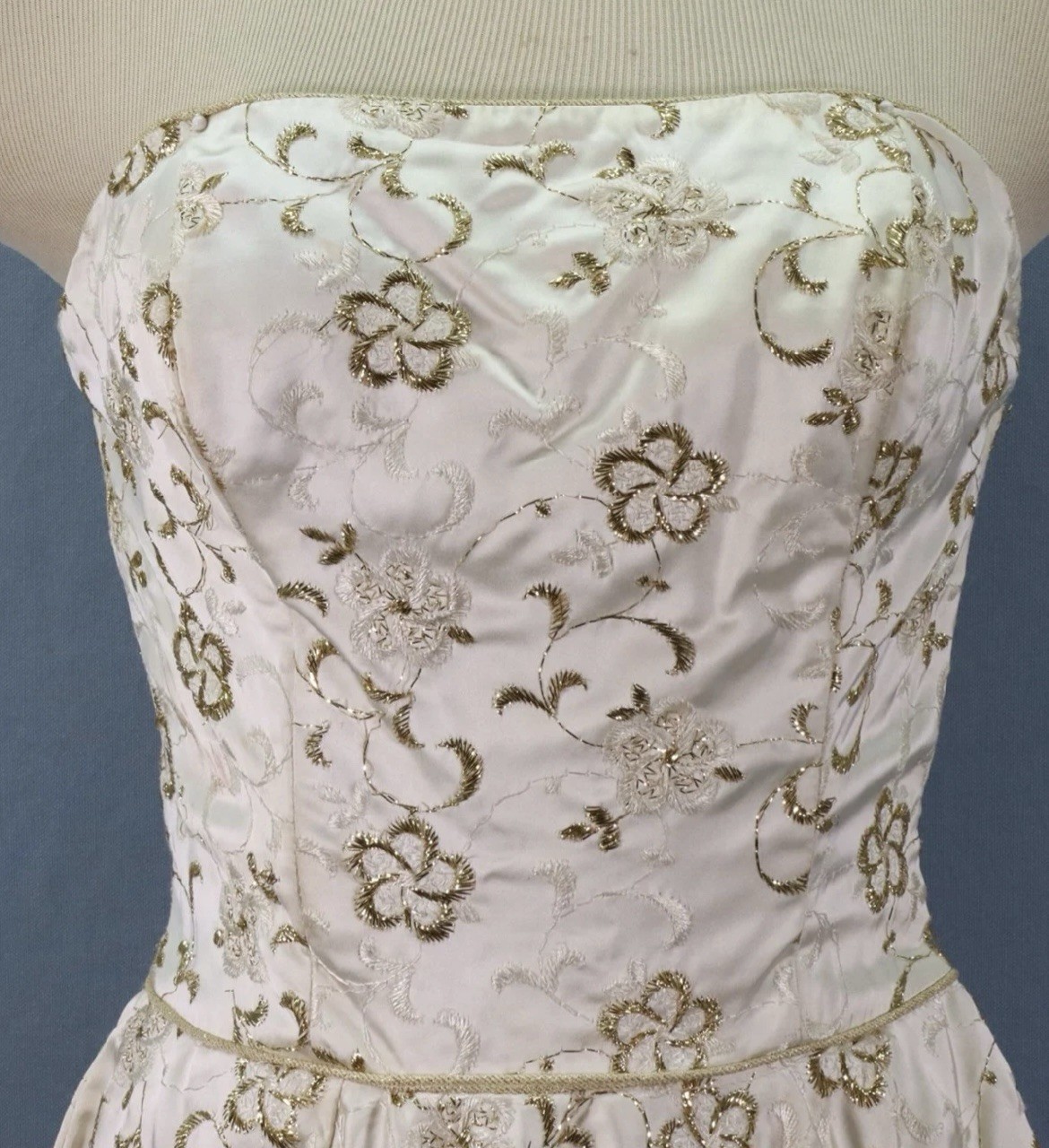 Vtg 1960’s Gold Embroidered Bubble Hem Party Dress – Prom – Party – Free Ship
