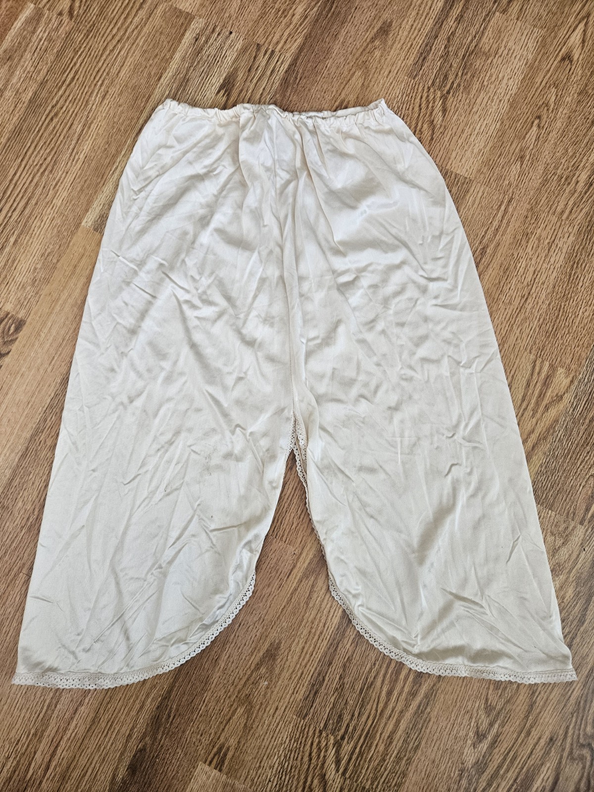 VINTAGE JENELLE of CALIFORNIA Half Slip Ivory SZ Medium