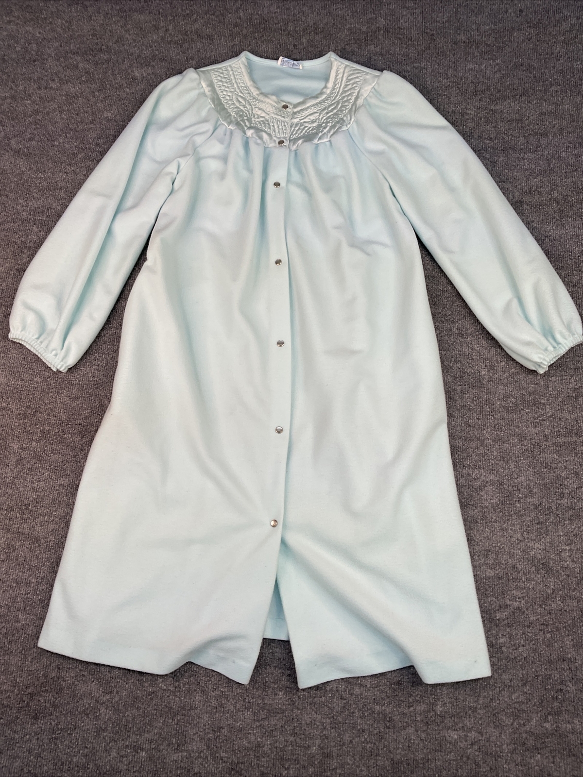 Vintage Wolverine Robe Women’s Size M Mint Green Fleece Embroidered Satin Collar