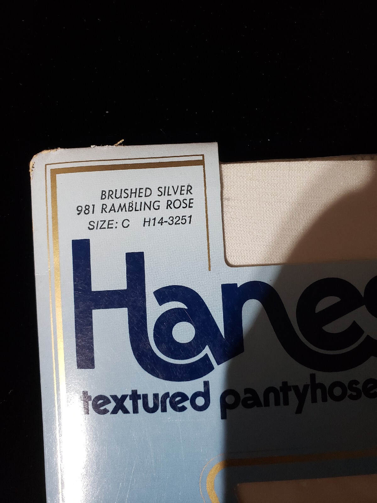1985 TEXTURED HANES OLEG CASSINI RAMBLING ROSE SILVER SANDLEFOOT PANTYHOSE SZ C