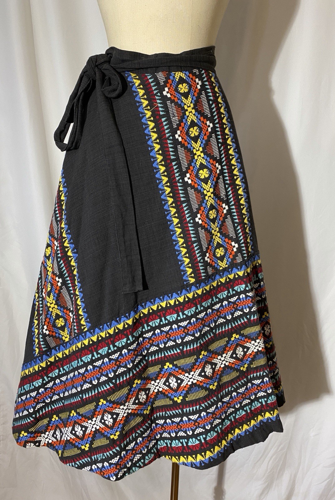 VTG 60s 70s Colorful Embroidered Cotton Wrap Skirt Guatemala, Size L