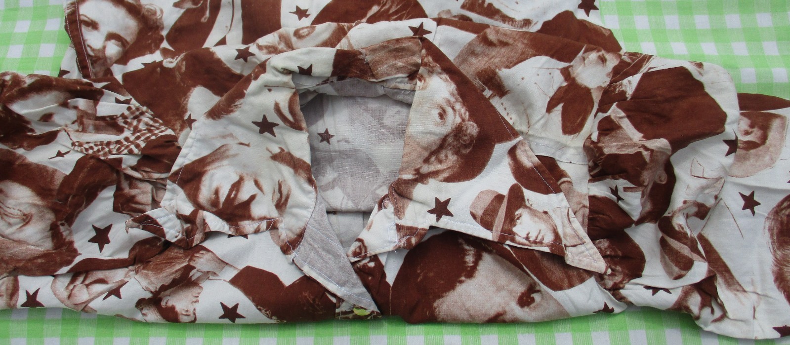 Vintage 70s Novelty Hollywood Movie Star All Over Photo Print Homemade Shirt S/M