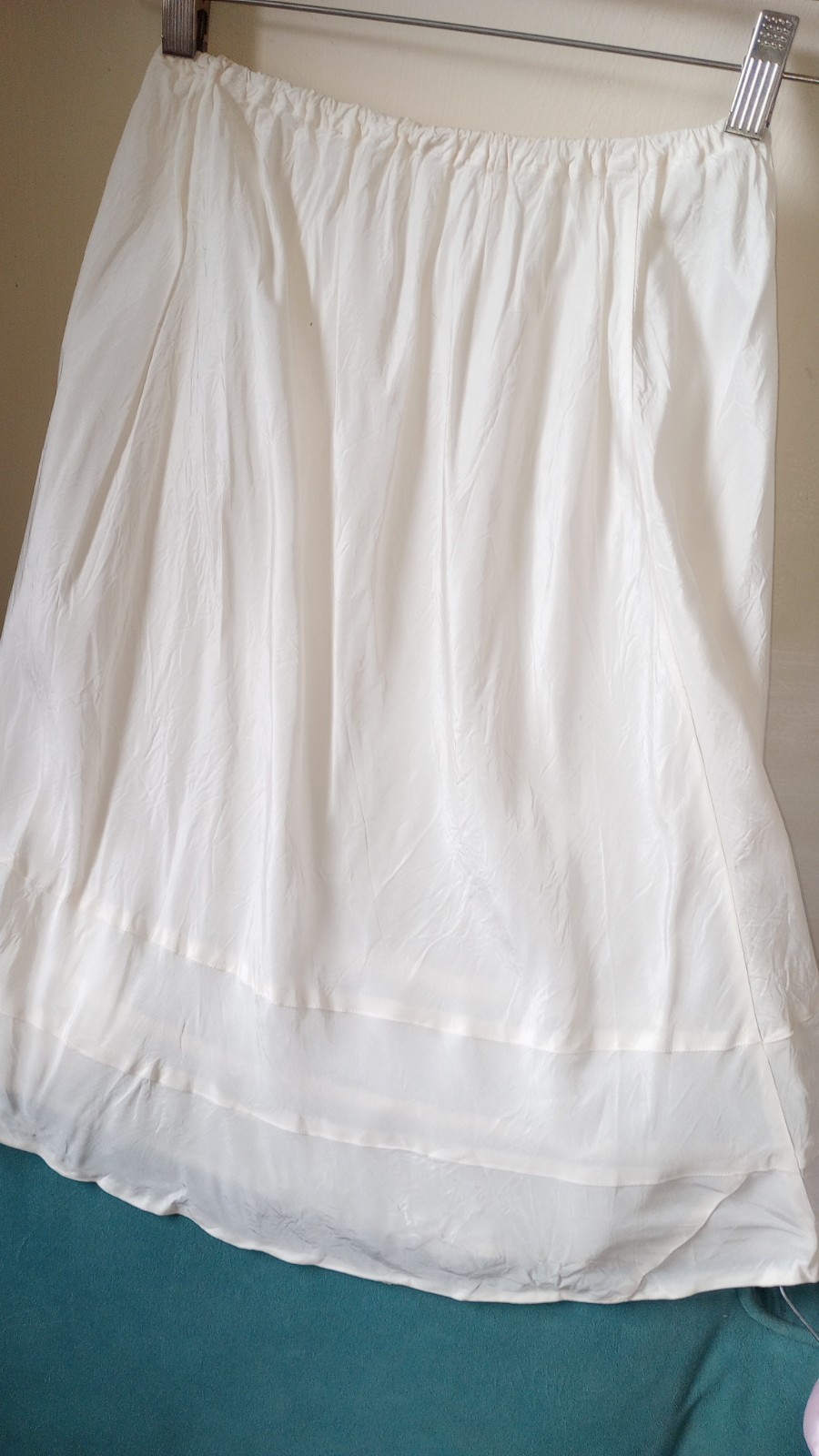 Stunning Vintage Shiny Taffeta Half Slip Cream Satin Layered Seams Small/Med