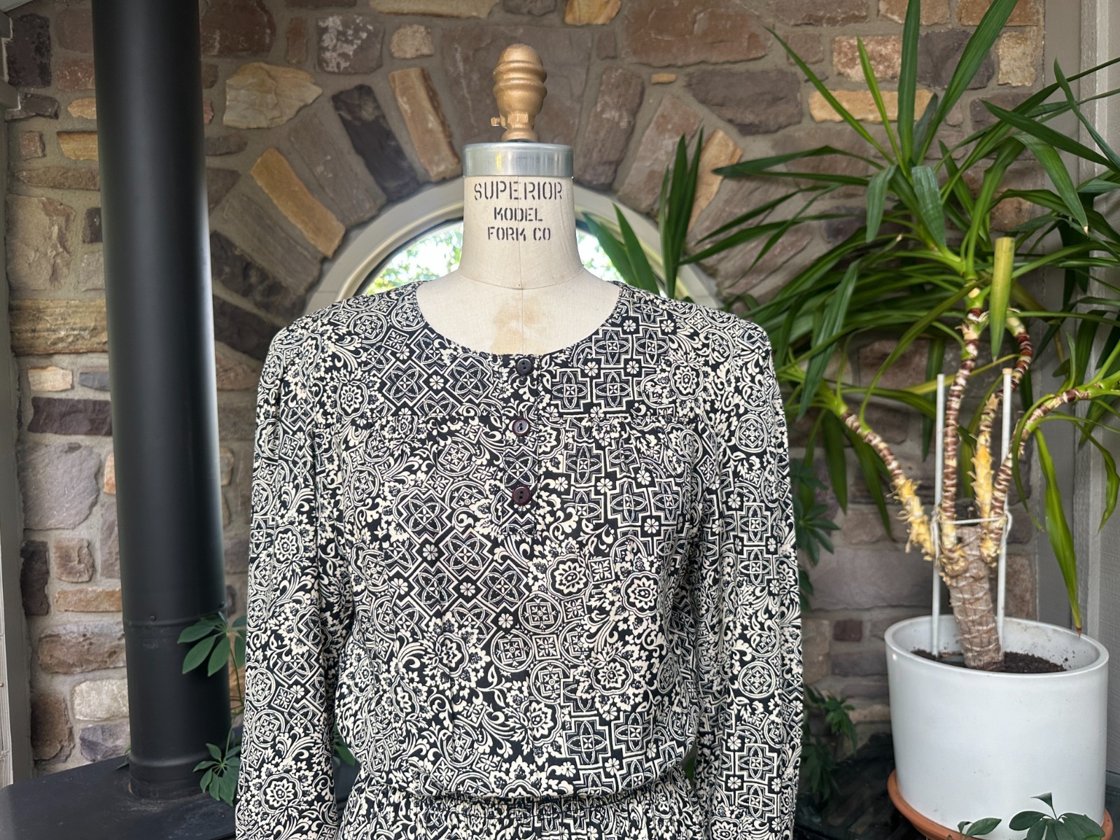 Vintage 1980s Vintage Black and Ivory Rayon Dress Taurus II