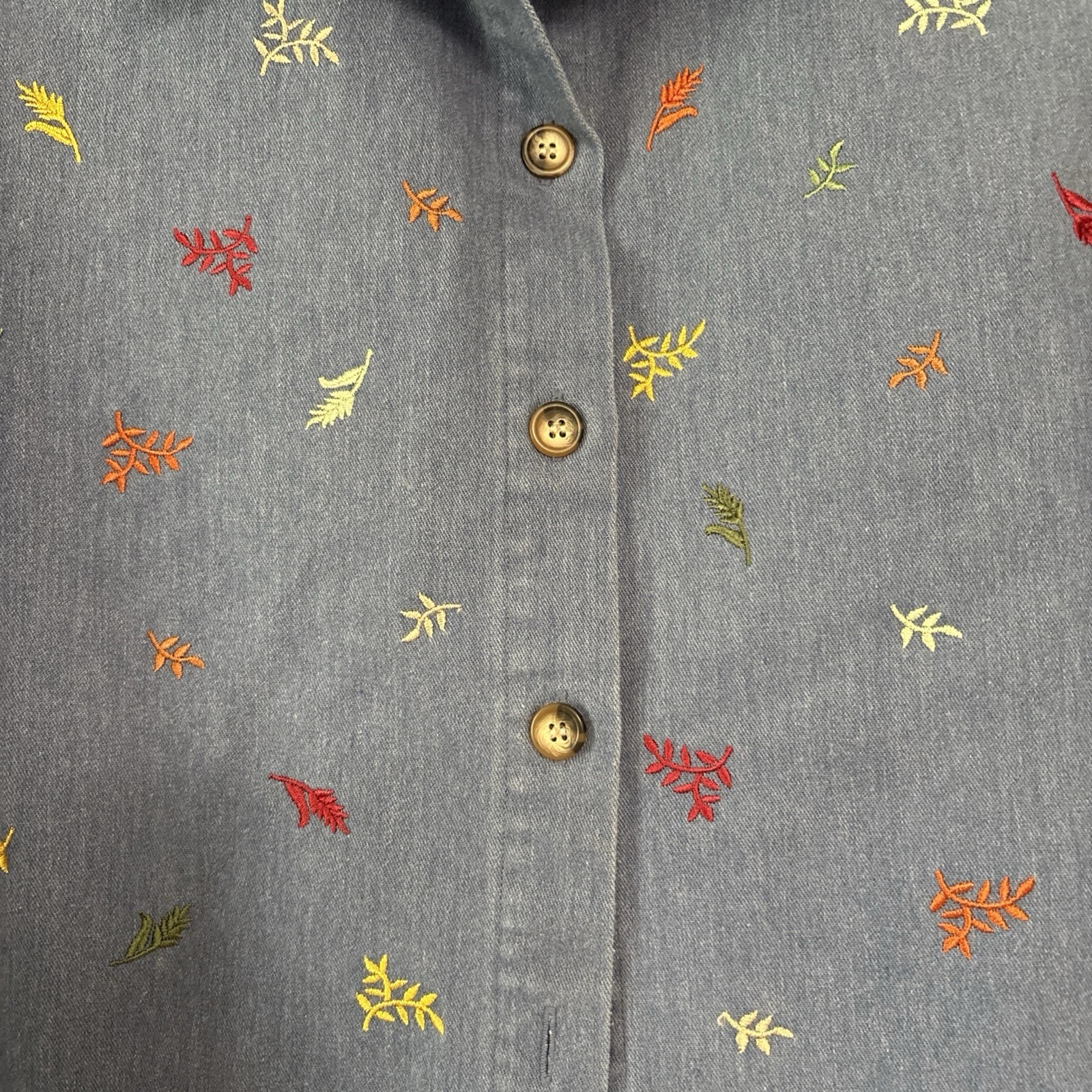 Vintage Bon Worth Woman’s Embroidered Denim Long Sleeve Button Up Shirt M Petite