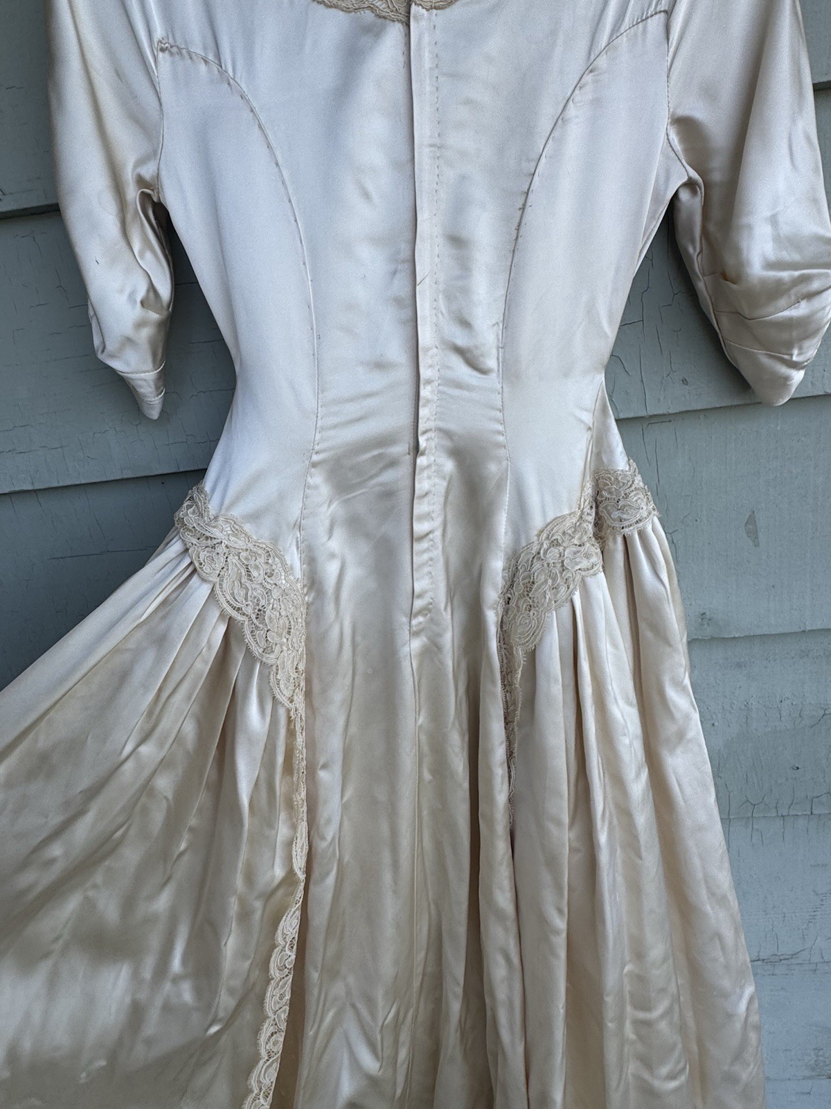 Vtg 40/50’s Satin Wedding Dress Beige Cream Lace Size 2 ? Lace Sequins 22” Waist