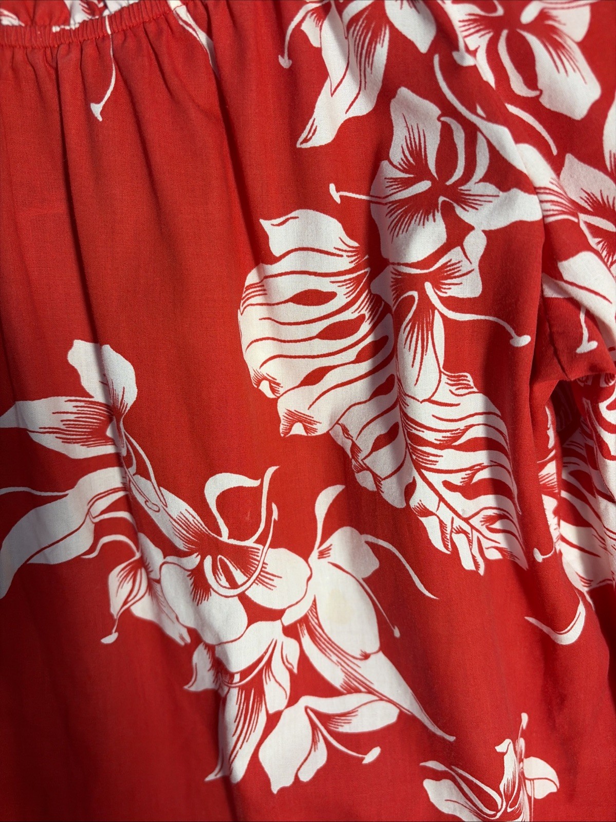 Vintage Hilo Hattie Red Muumuu – Made Only in Hawaii Size Medium. *Flaw, Read*