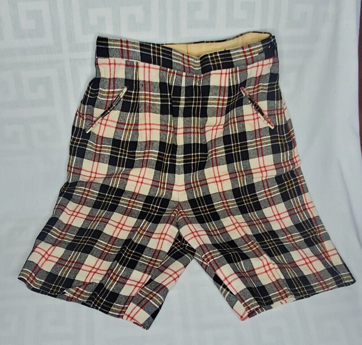 Vintage 1940s Cream plaid wool shorts 23 inch waist True Vintage Size XS