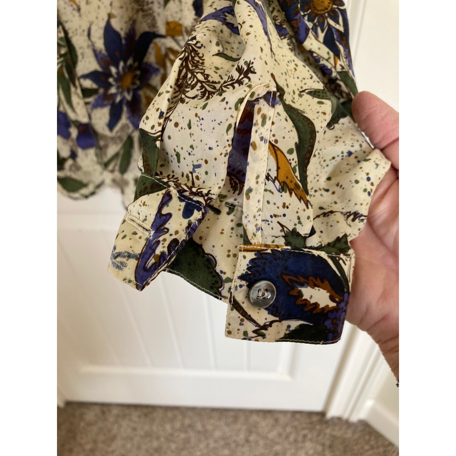 Compagnie Internationale Express Vintage 100% Silk Floral Button Down Shirt M