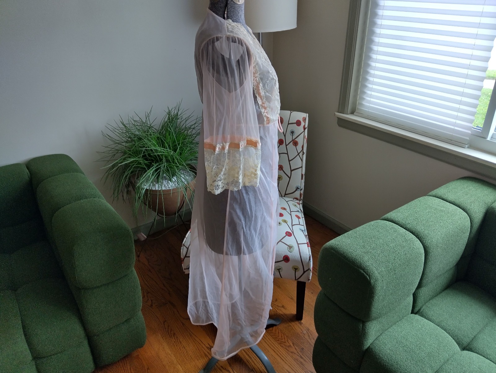 Vintage 1960s Sheer Pink Nylon Robe – Lace & Satin Ribbon – Size Small