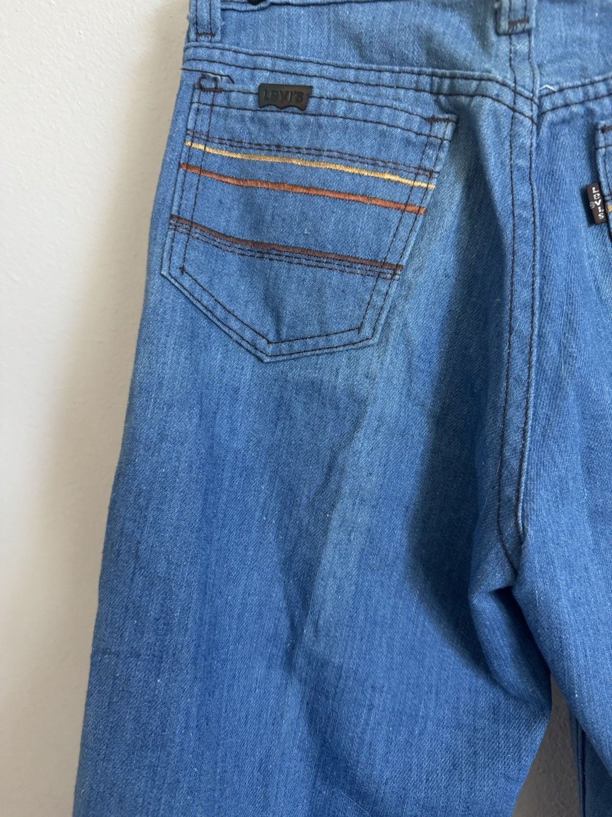 Vintage 1970s Deadstock Levi’s Hippie Boho Groovy Flare Jeans Size 27×34
