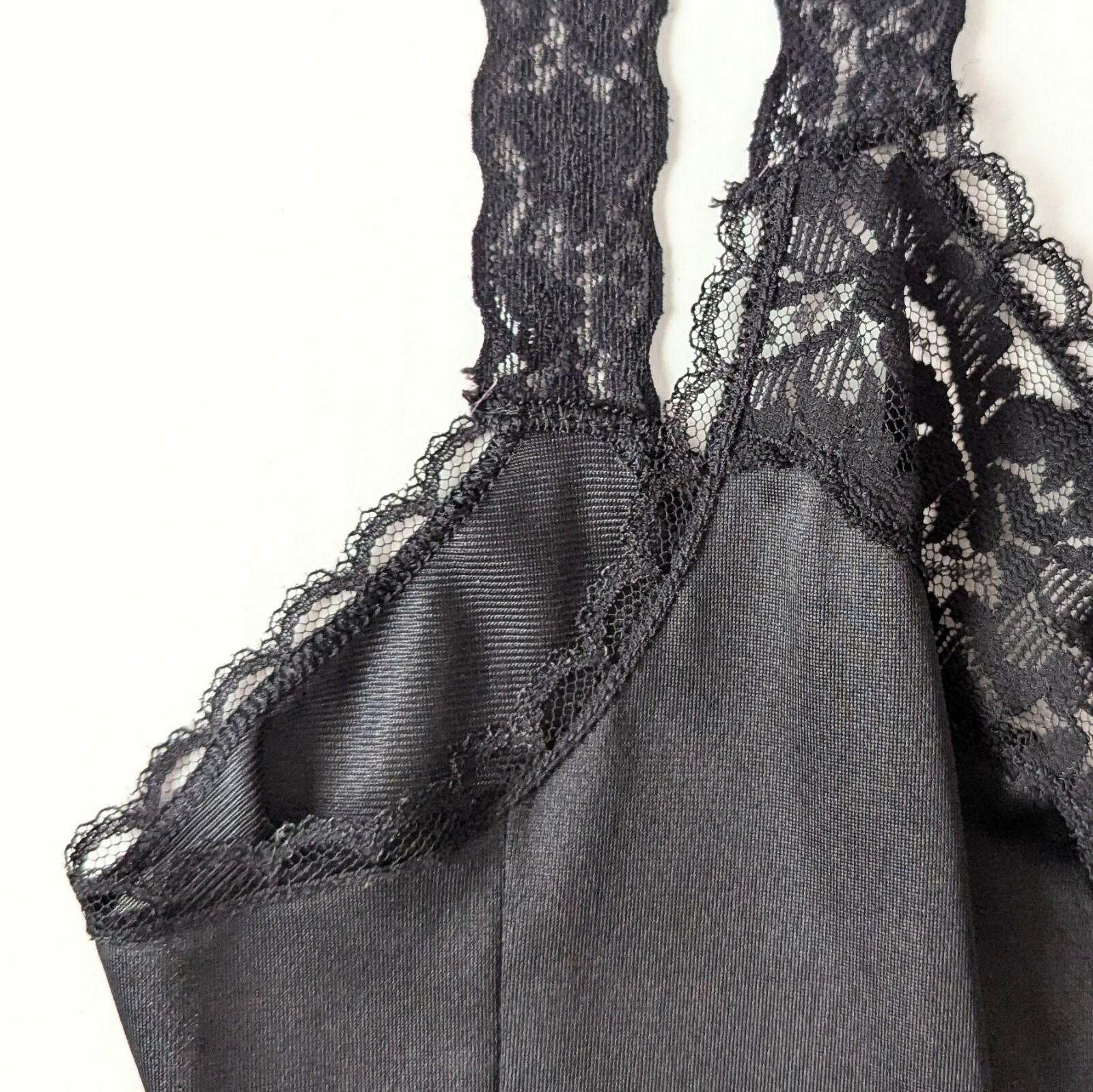 Vanity Fair 36 / 20″ Full Slip Black Princess Seams Made in USA Stretch Straps