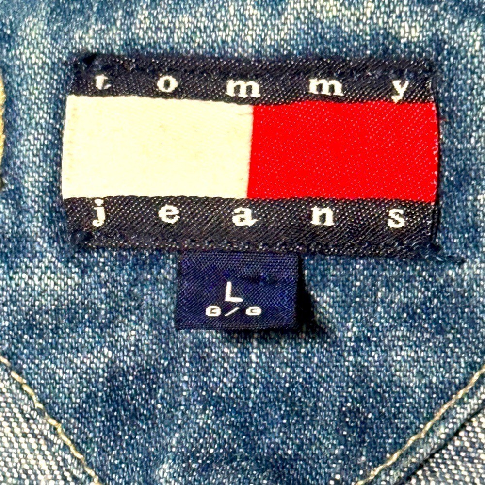 Vintage Tommy Jeans Women’s Blue Optic Wash Denim Trucker Jacket