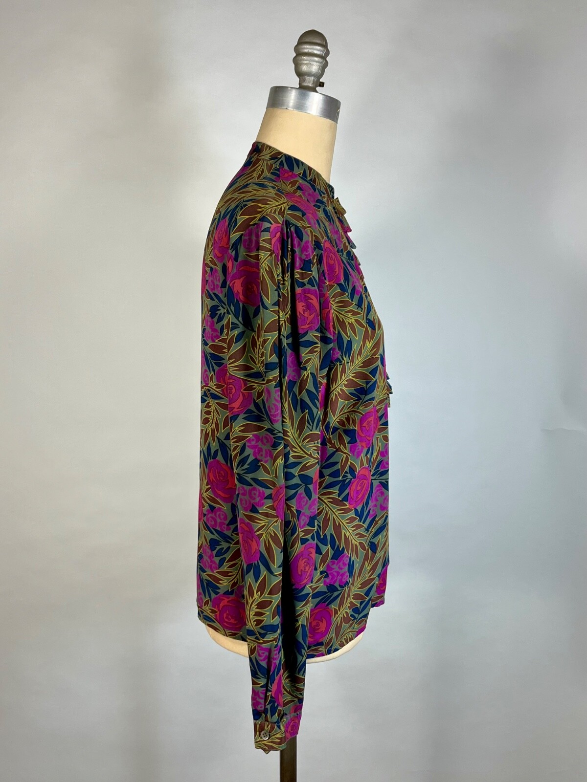 Vintage 1980’s to 1990’s pure SILK moody floral print secretary’s shirt blouse M