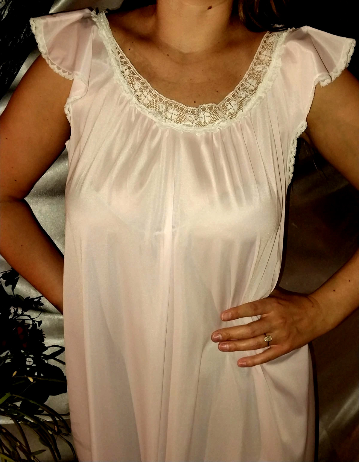 VTG SILKY SEMI SHEER PINK FLUTTER SLV MISS ELAINE GOLD TAG 50S NIGHTGOWN GOWN 46