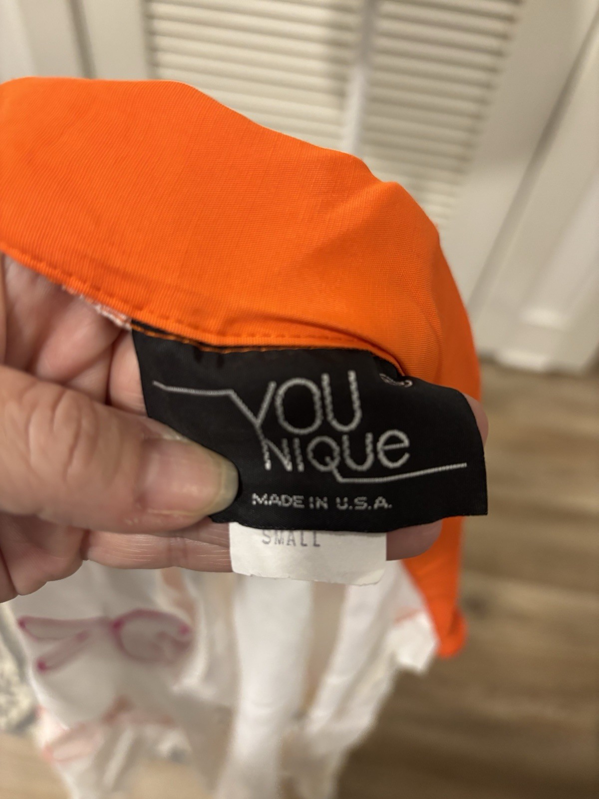 YOU NIQUE Vintage Floral Applique Sleeveless Collared Shirt Small White Orange