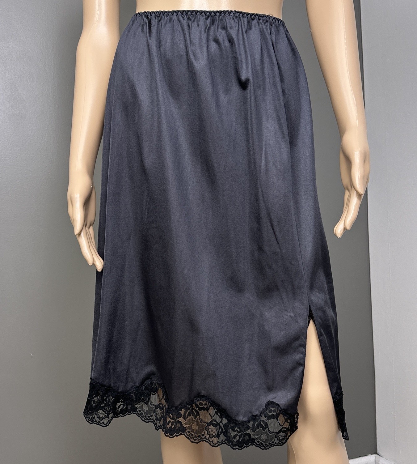 Vintage Bestform Half Slip Skirt Size Large Black Antron III Nylon Lace Slit