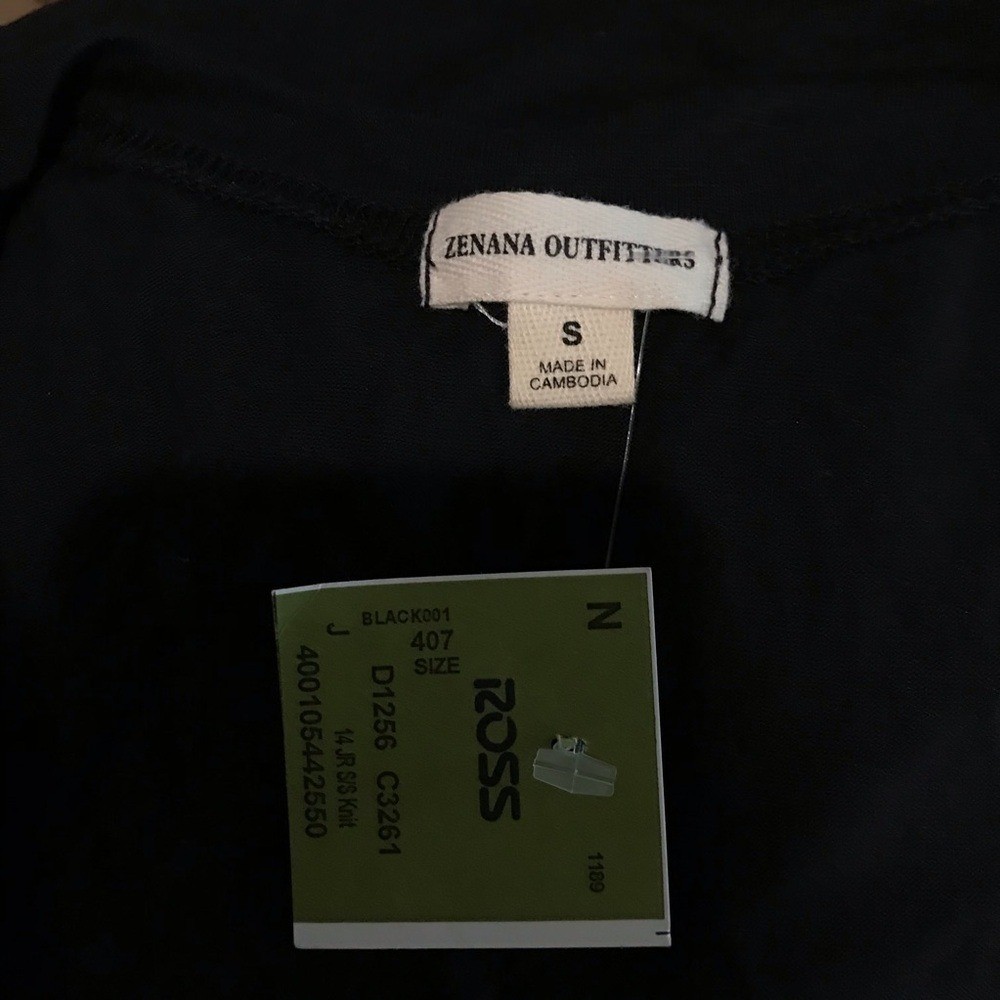 Zenana Outfitters Vintage Y2K Graphic FittedTunic Black & Gray NYC Cityscape Tee