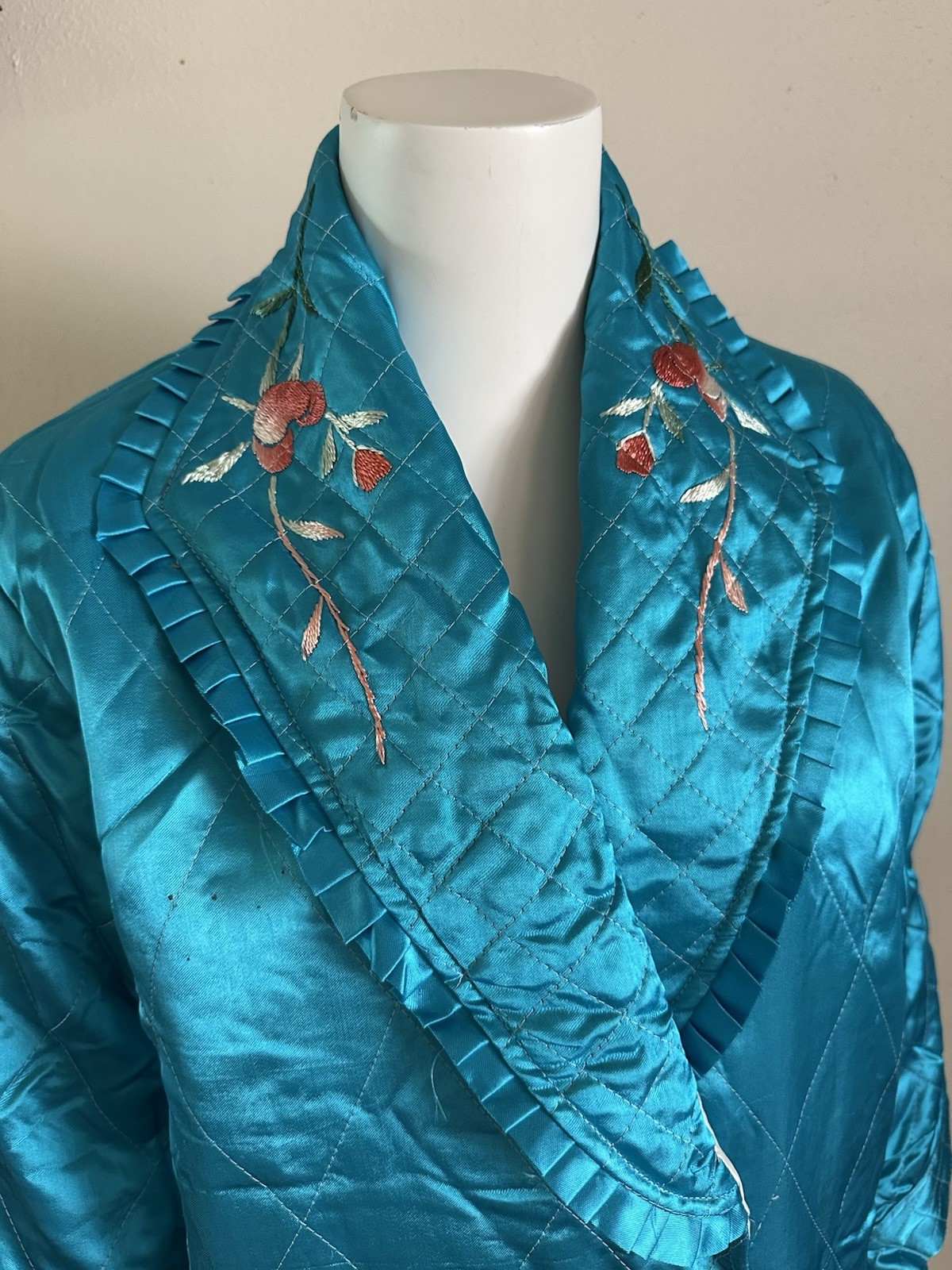 1950s Japanese Souvenir Quilted Satin Robe Mt Fuji Pagoda Embroidery Sukajan VTG