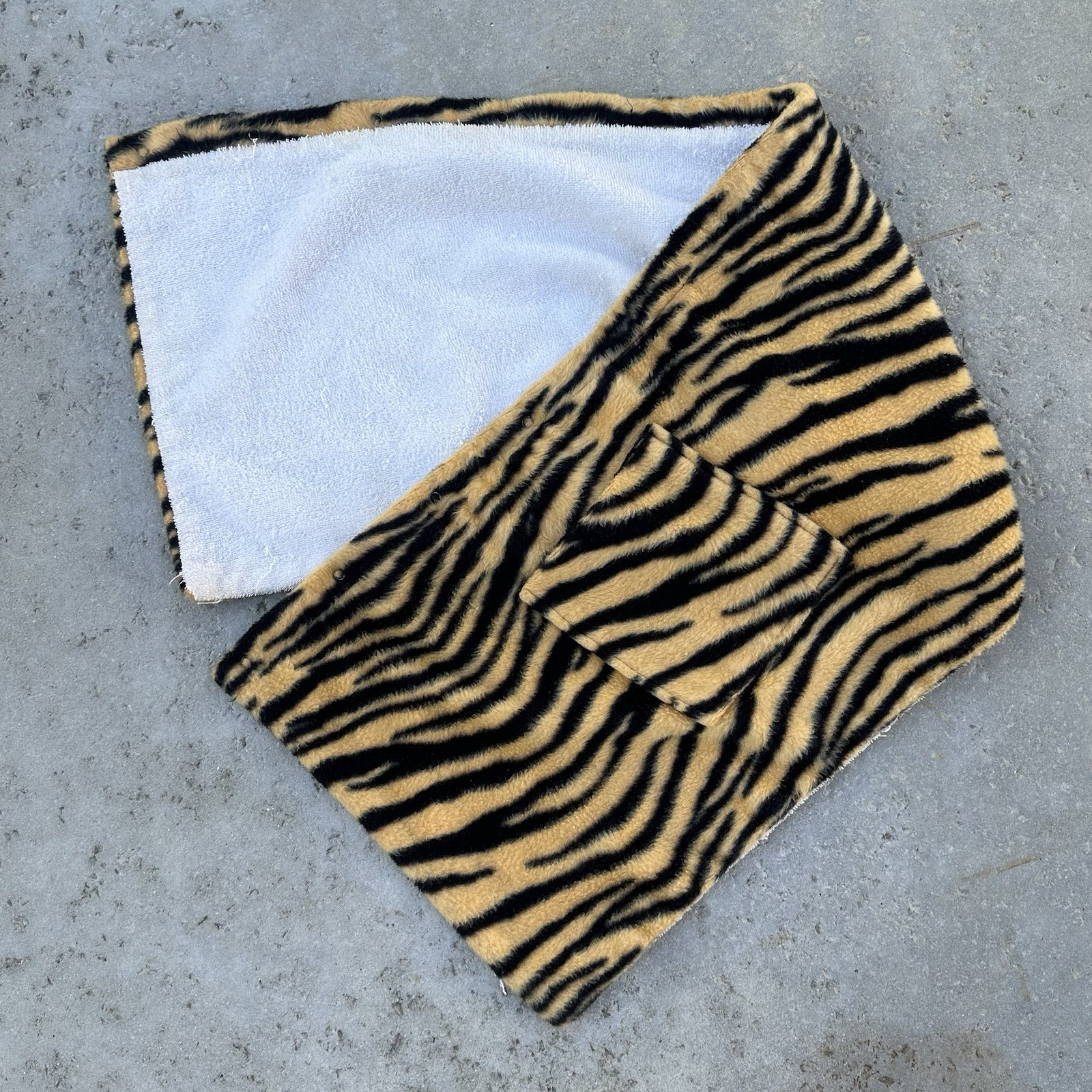True Vintage 60/70’s Tiger Print Button Snap Terry Cloth Towel Skirt