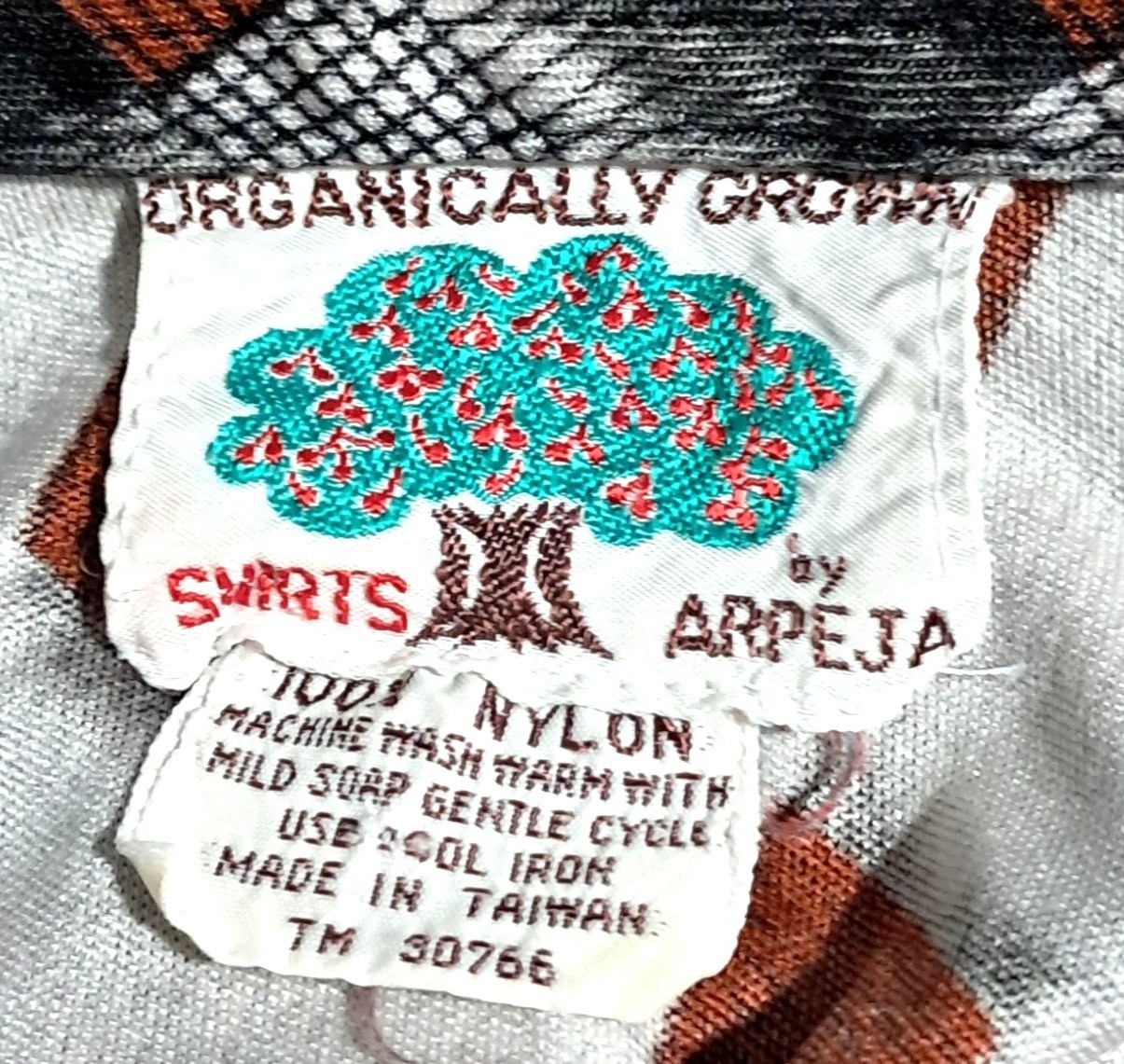 Organically Grown by Arpeja Button Down Shirt Women Vintage Orange Black Pattern