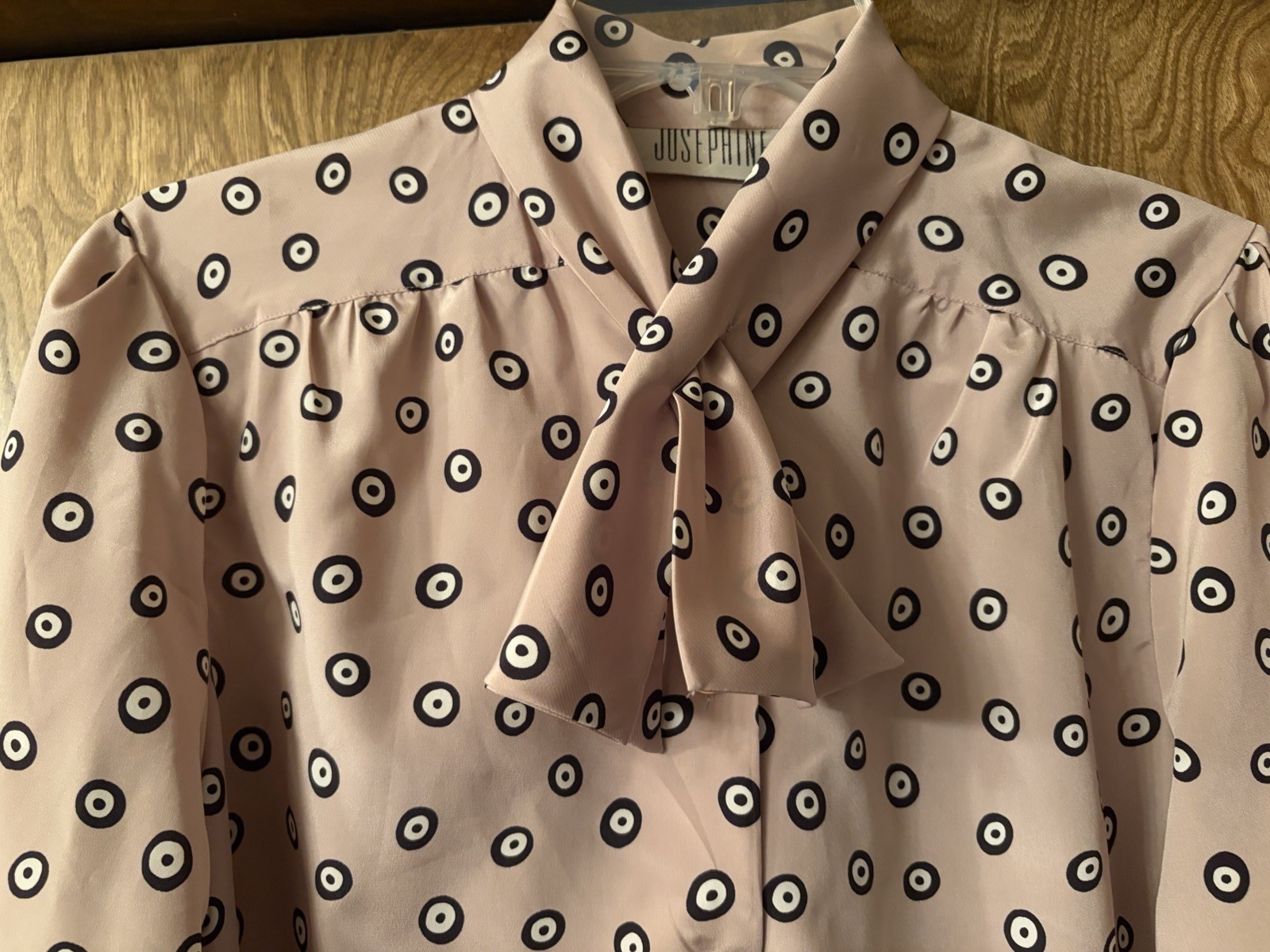 VINTAGE JOSEPHINE SILKY SMOOTH WOMEN’S BLOUSE WITH FANCY COLLAR, SIZE 10