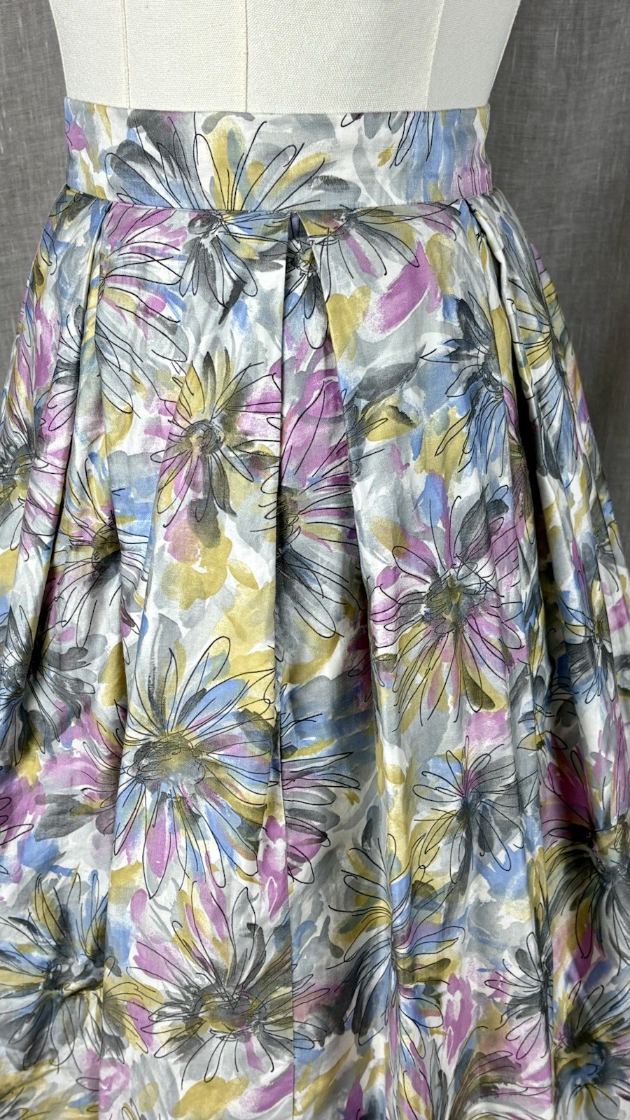 Vintage 60’s Floral Cotton Skirt Size XL Full Box Pleated Pink Blue White Pinup