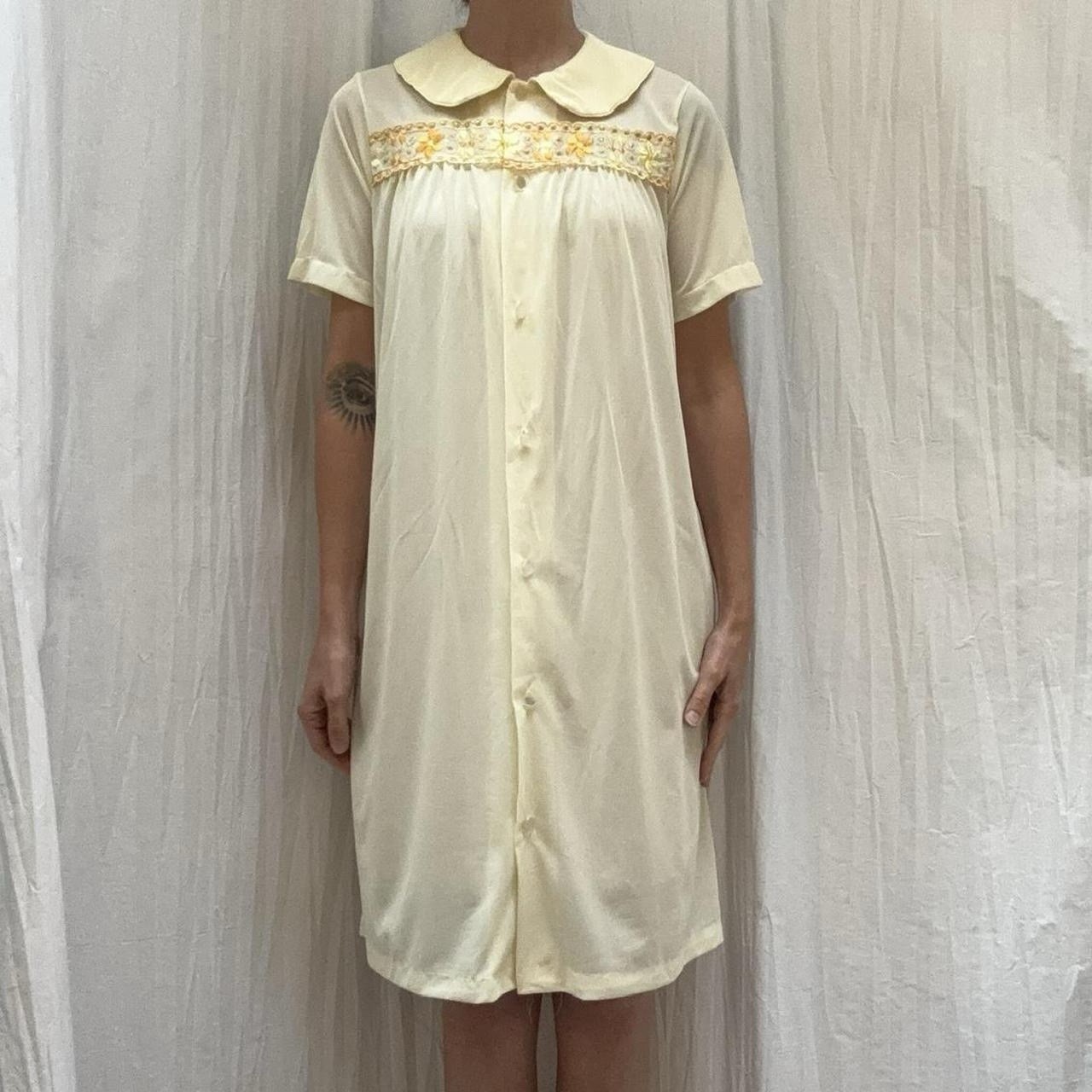 Yellow Embroidered Vintage 60s 70s Nightgown Peter Pan Collar Button Down