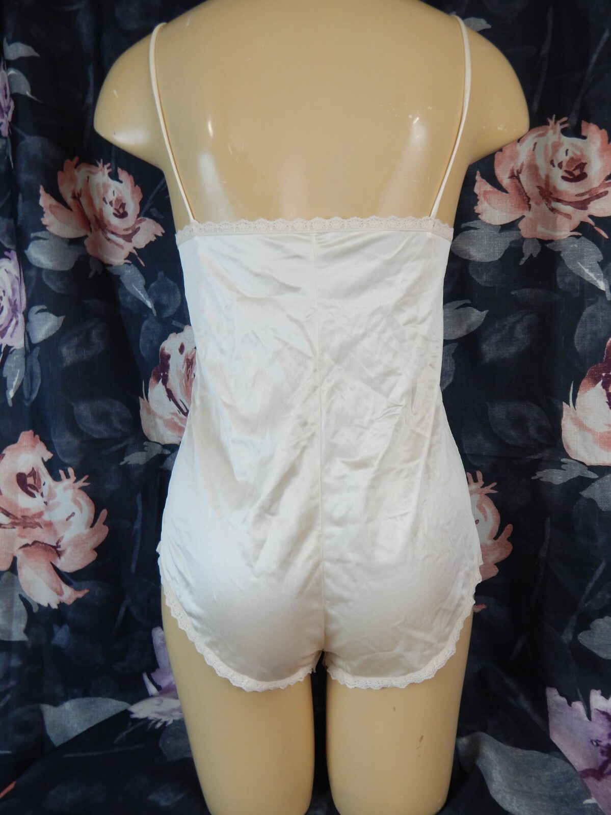Vintage Radcliff Ivory Satin & Lace Intimate Teddy Bodysuit 100% Nylon Medium