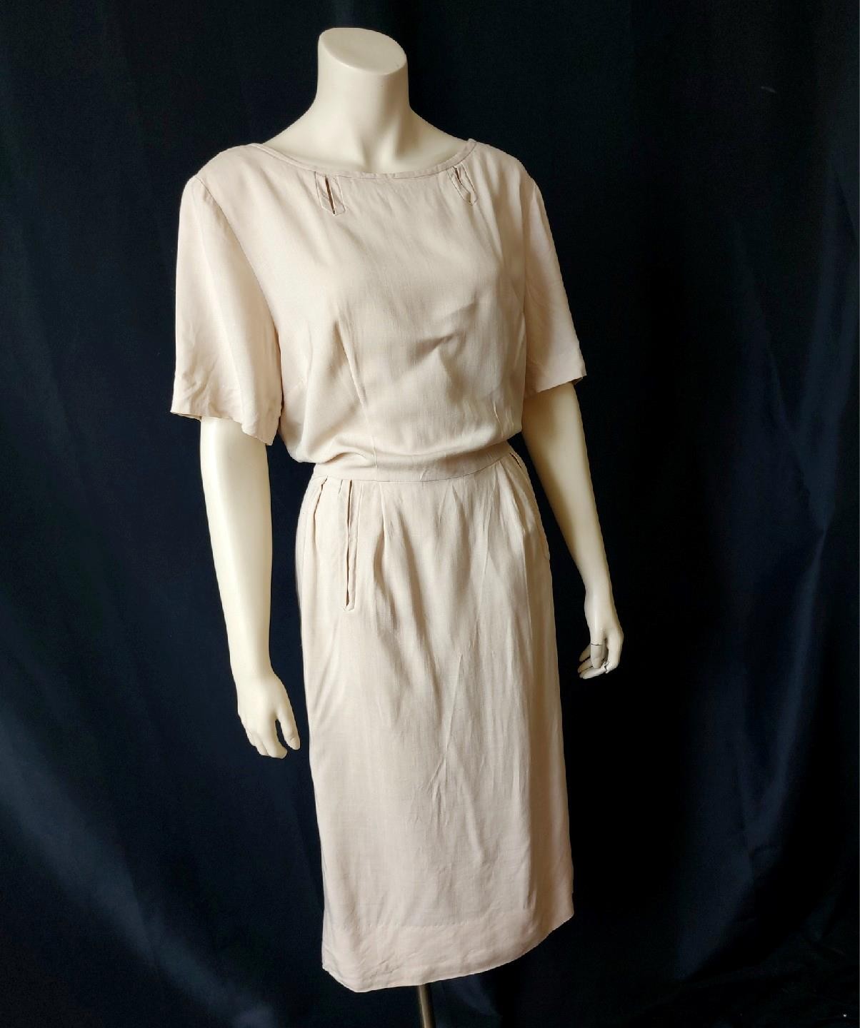 MID-CENTURY CLASSIC BEIGE vintage 1950s 60s Sheath DAY DRESS 36 inch waist