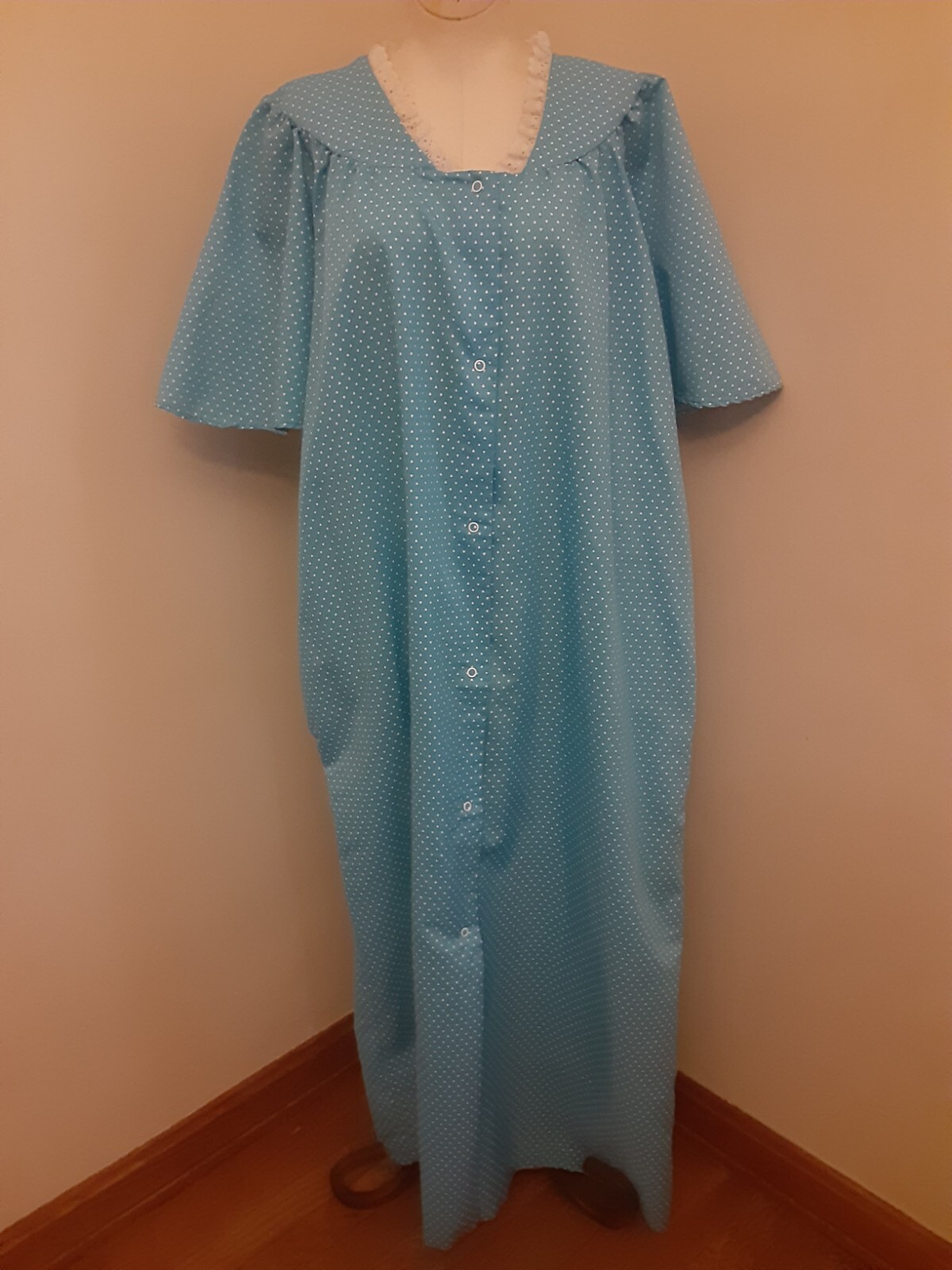 Vintage Womens Kingly Long Nightgown Lingerie Sleepwear Robe House Dress Size 38