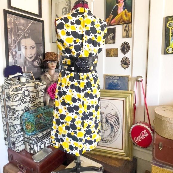 Sunny 1960’s Mod Yellow High Collar Abstract Flower Print Dress 2 Bow Belts VNTG