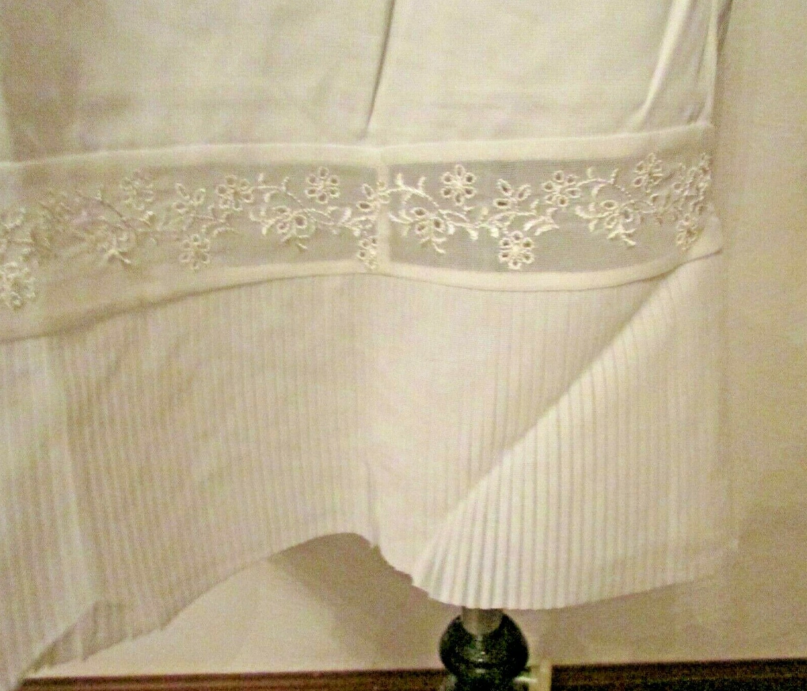 Isis Nylon Tricot Crystal Pleats Lace Full Dress Proportioned Slip 38 USA made
